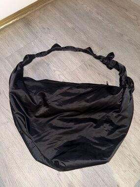 COS Nylon Hitch Shoulder Bag Black Women’s Shoulder Bag - Classic Everyday Tote